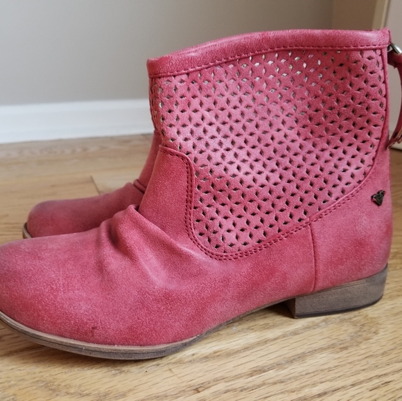 Roxy Red Vallerie Faux Leather Red Eyelet Boots Size 7.5 - Picture 1 of 7